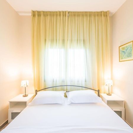 Nereus & Oceanus Beachfront Apartments, Lagonisi Beach #Feelslikehome Ormos Panagias Exterior foto