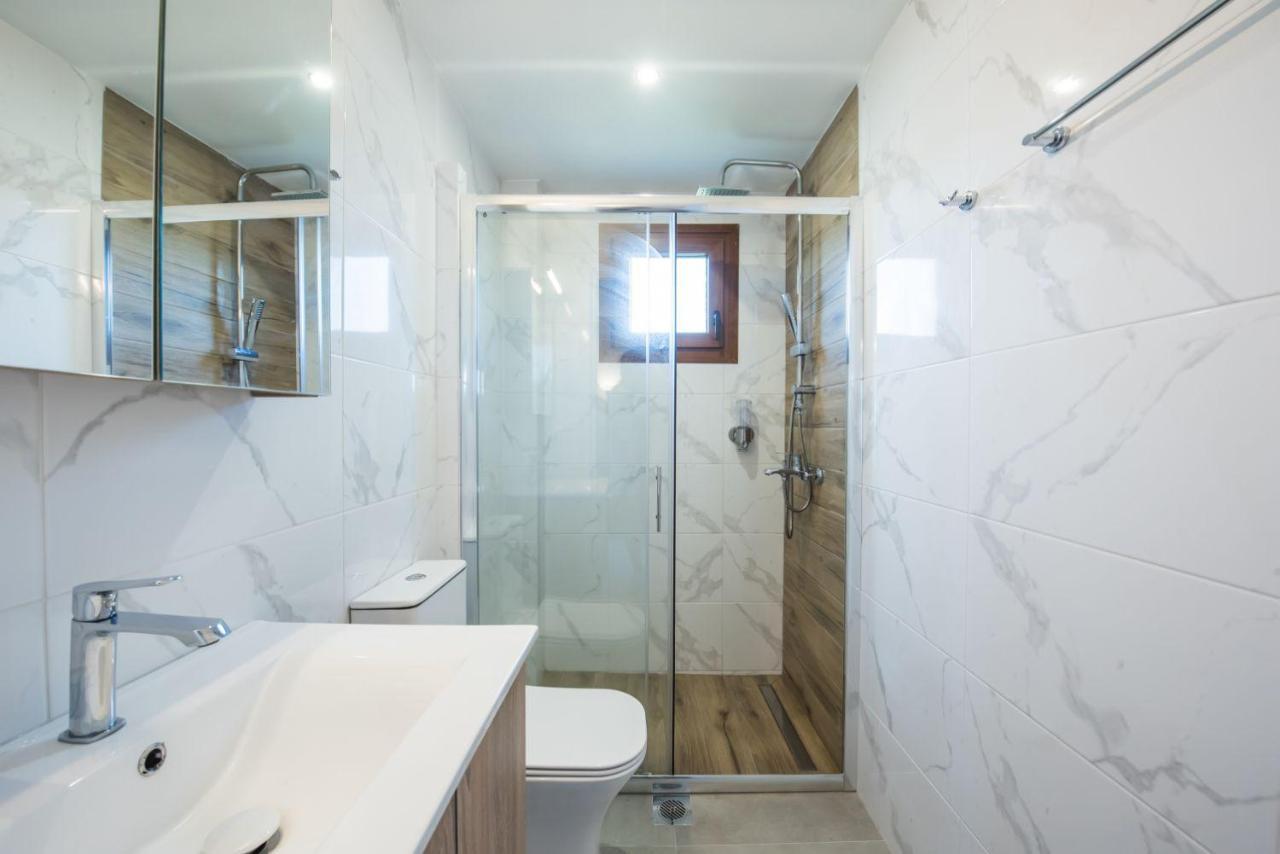 Nereus & Oceanus Beachfront Apartments, Lagonisi Beach #Feelslikehome Ormos Panagias Exterior foto