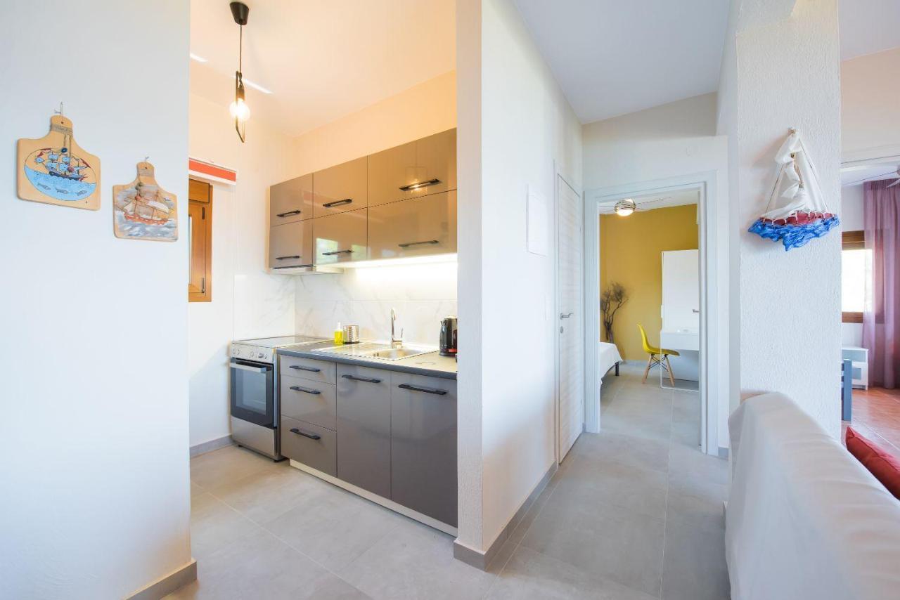 Nereus & Oceanus Beachfront Apartments, Lagonisi Beach #Feelslikehome Ormos Panagias Exterior foto